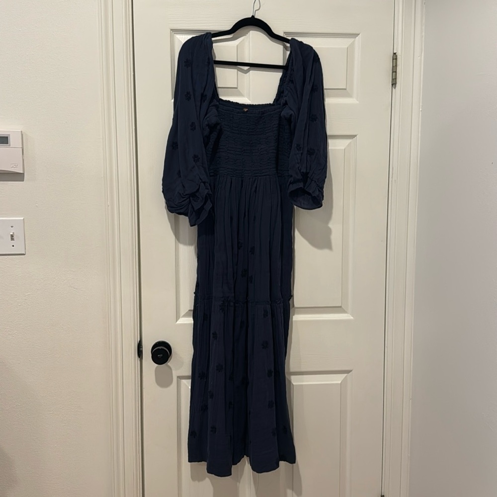 Free people maxi dress navy size medium